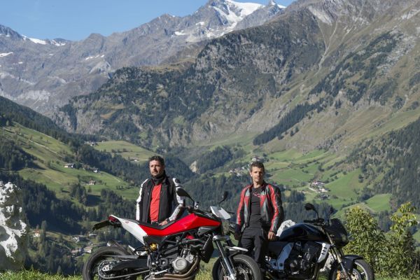 moto2a765e2b8-840c-7ff0-151e-b0389b70f7342724C3A5-F94F-4E2D-1C43-86326E36C2EA.jpg