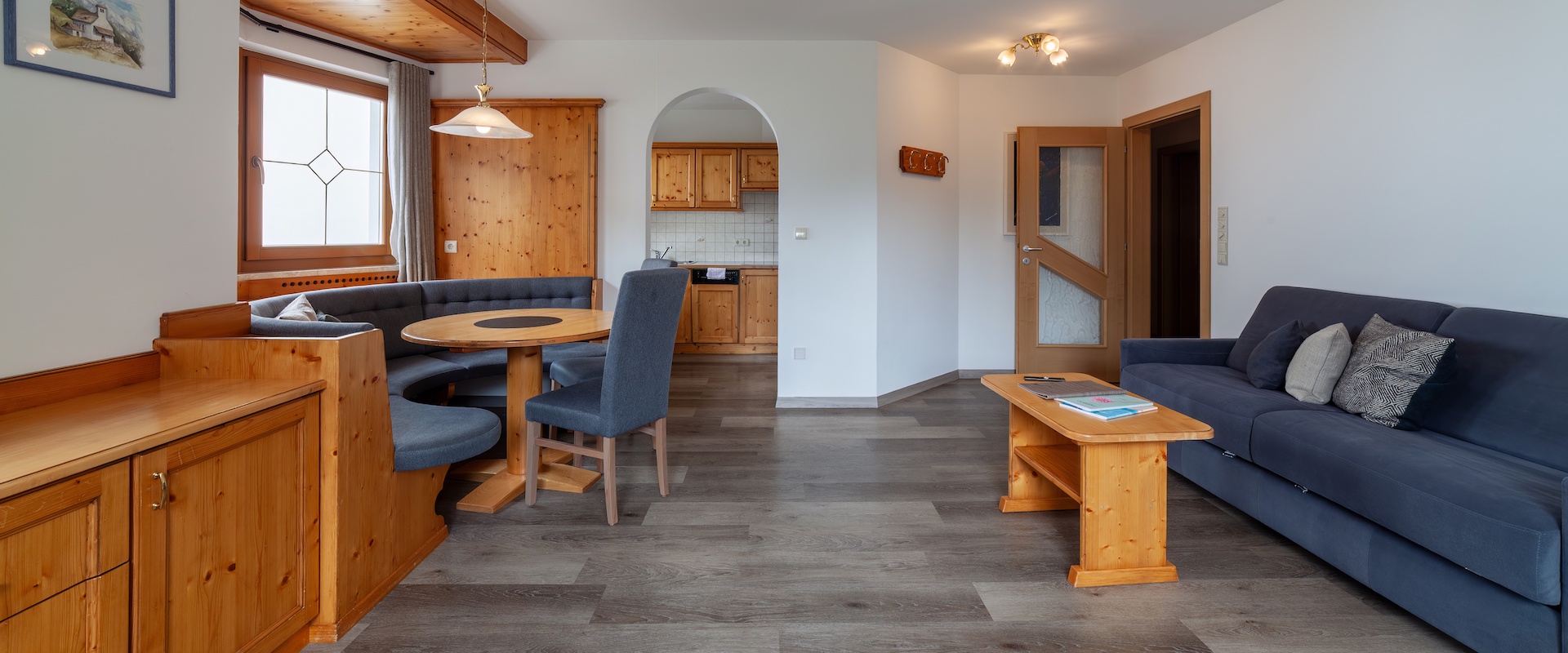 Wohnzimmer mit Sitzecke