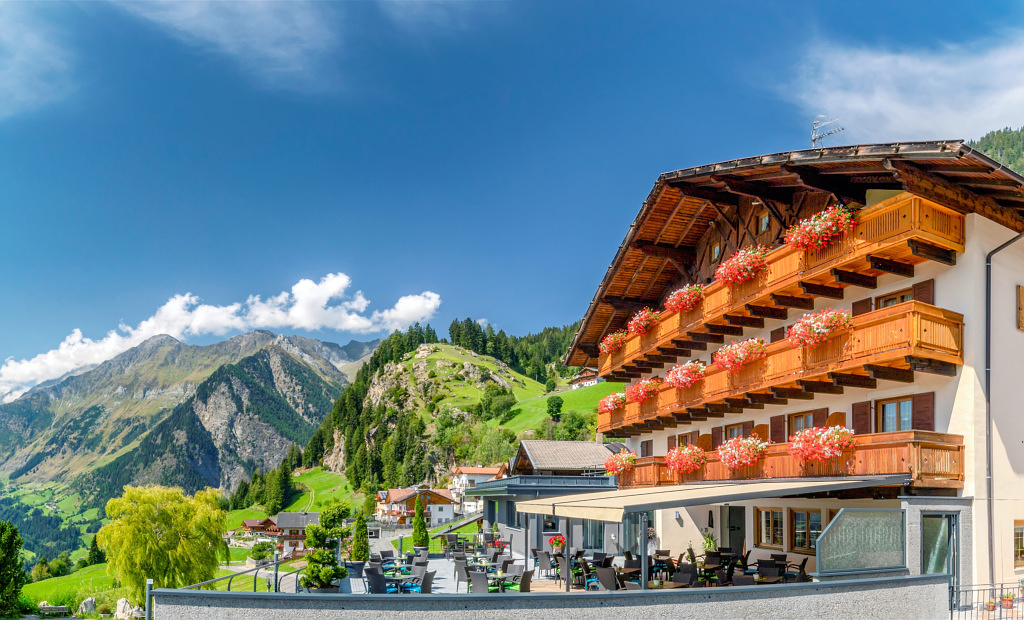 Außenansicht Hotel Kronhof Außenansicht Hotel Kronhof